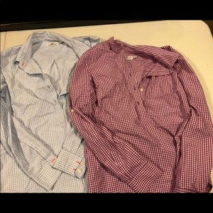 Vineyard vines pull over half button blouse